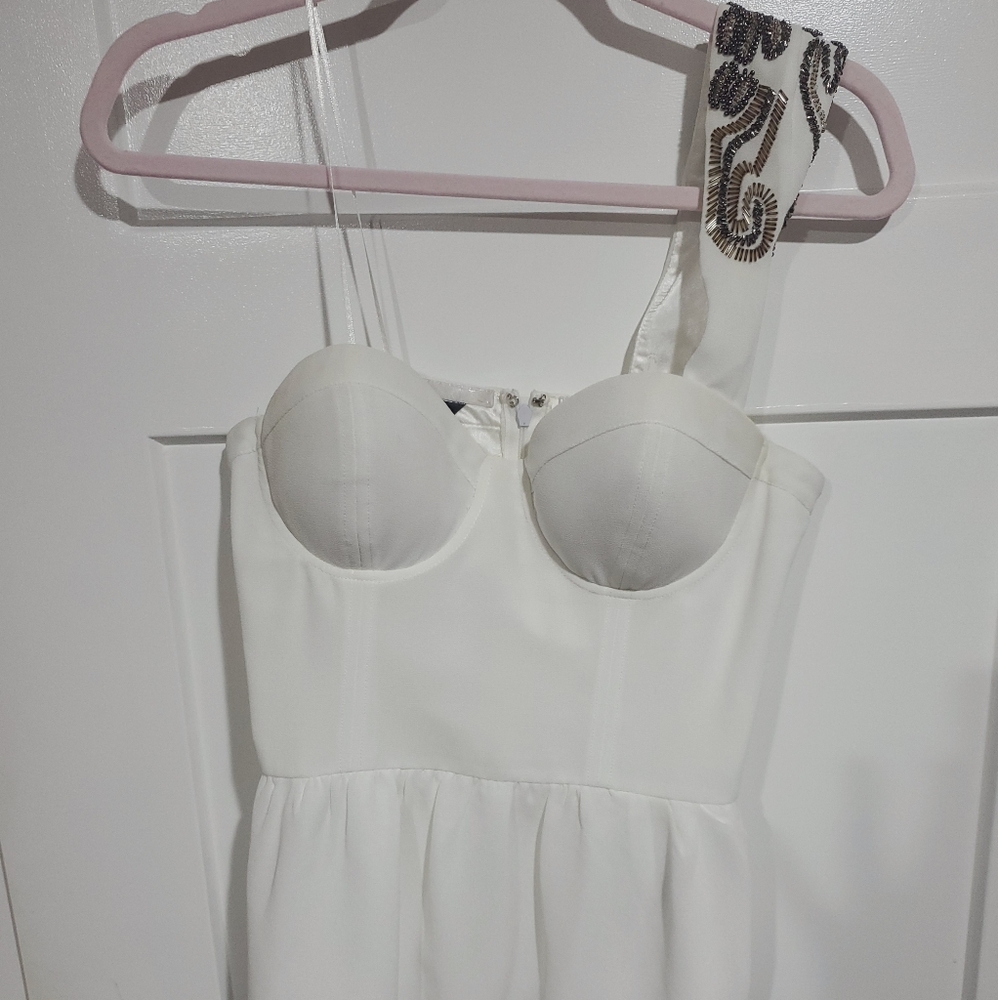 Guess beaded shoulder top EXCELLENT CONDITION size medium